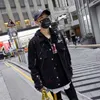 Мужчины Streetwear Graffiti Appliques Печатные джинсы куртка битник дыры свободные хип-хоп мотоцикл хлопок черные повседневные джинсовые куртки 210818