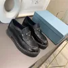 Platform Kadın Kaliteli Günlük Ayakkabılar Tasarımcı Üçgen Logo Siyah Mat Artış Yüksek Sneakers Cloudbust Klasik Erkek Ayakkabı Loaf Patent Monolith Pbxi