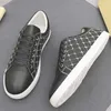 2021 scarpe piatte classiche da uomo stilista di marca da uomo street scarpe sportive da passeggio all'aperto esclusive suole antiscivolo personalizzate resistenti all'usura