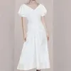 Женщины Летнее платье Повседневная плиссированная высокая талия ES Sexy V-образным вырезом Винтаж белый с коротким рукавом длиной 210520