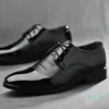 Tamanho 38-48 Vestido de Negócios Homens Sapatos Formal Casamento Pontuação PODE Moda PU Couro Sapatos Bonitos Flats Oxford Sapatos para Homens