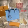 Borsa tote da donna di alta qualità 2021 borsa versatile di grande capacità dal design di lusso borse per la spesa semplici e generose