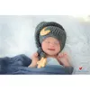 Nyfödda 0-3 månader baby knit fotografi lång svans hatt spädbarn flicka pojke foto prop virka stickade kostym kepsar med stjärna måne dekor söta ins huvudbonader g983503