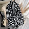 Wholesale 20color Letter Grid Printing Cashmere Scarves Fashion Designer Womens Hand Knitting Winter Thicken Keep Warm Wool Spinning Shawl Scarf Famous Scarf