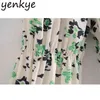 Mode Vrouwen Vintage Floral Print Chiffon Blouse Sexy V-hals Puff Sleeve Crop Top Dames Zoete Tops 210514