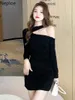 Повседневные платья NELLOE Bodycon Женщина платье 2021 Fautumn Зимние сексуальные халаты Chic Off Fleamemement Vestidos Korean Y2K Black Mini