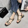 Sandalias planas con remaches de verano para mujer, zapatos romanos de tacón grueso, sandalias de mujer de talla grande con tacón medio