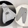 패션 아기 옷 세트 tracksuit 2 pcs 정장 아이 소년 소녀 긴 소매 까마귀 스웨터 클래식 편지 탑 바지 복장 가을 5 스타일