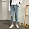 Män Jeans Hole Ripped Denim Trousers Snygg Street-Wear Baggy Straight Trendy Korean-Style All-Match Fritid Mens Ankellängd G0104