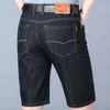 メンズジーンズビジネスカジュアル大型ジーンズショーツ男性夏通気性湿気吸収デニム肌にやさしいズボン