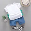 Çocuk Pamuk Giysileri Yaz Bebek Erkek Dinozor Modelleme O-Boyun T Shirt Denim Şort 2 adet / takım Bebek Çocuk Toddler Eşofmanlar 210326