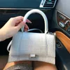 Luxurys Designers Bags Crocodile Pattern Female Fashion Trendy Genuine Leather Handbag Shoulder Tote Small B Shape Buckle Purse