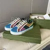 Tennis 1977 Multicolor Low-Top Shoe Bright Colors Canvas Casual Sneakers Grön och röd Web Lace-up Vintage Luxurys skor