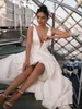 Seksowna Prosta Satin Wedding Dress 2021 Rękawów V Neck Line Back Criss Cross New Bridal Gown Vestido de Noiva Robe Mariee