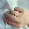 Najwyższej klasy luksusowe pierścienie ślubne błyszczące biżuteria 925 Sterling Silver Rozmiar 5-10 White 5a Cubic Cyrkon Rings Sooth American for Women Princess Cut Diamond Bridal Ring