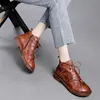 Натуральная кожаная лодыжка ретро обувь женщин сапоги круглые носки 2022 новое пожидровые швейные начало ручной работы лаконичные нагрузки