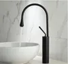 Grifos para lavabo de baño, grifo para lavabo, mezclador de latón dorado cepillado, construcción de cobre macizo, grifos simples de estilo del norte de Europa 8164759