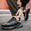 Chaussures de sport 2023 luxe décontracté Convient aux femmes Hommes Tripe Noir Blanc Mousse trois couleurs Hommes Baskets scarpe Zapatos Chaussures 40-45