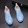 Designer de luxo Blue Leather Men Men Sapatos de casamento British Fashion Round Sneakers Spring Autumn Lace White Up Sogots Casual Board Y163