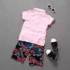 아기 소년 옷 브랜드 2021 여름 아이 의류 세트 T 셔츠 + 바지 정장 스타 인쇄 된 옷 신생아 스포츠 정장