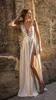 Berta 환상 백리스 웨딩 드레스 프론트 스플릿 플런트 넥 라인 Appliques 신부 가운 바닥 길이 라인 비치 드레스