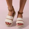 Nowe Letnie Kobiety Plus Size Buty Klamry Pasek Gladiator Grube Size Otwarte Sandały Platformy Casual Słomy Tkactwo Y0721