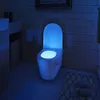 Nieuwigheid LED Toiletzitting Nachtverlichting Motion Sensor WC Lights 8 Kleuren Verwisselbare Lamp AAA Batterij Powered Backlight voor Bowl Child