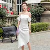 Femmes Robe d'été Spaghetti Sangle Irrégulière Sans manches Drapée Slim Casual Dames Vacances Party Midi Vêtements 210603