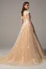 2021 Vestidos de noiva de ouro de uma linha fora dos vestidos de casamento de renda do ombro com cor espartilho de marfim volta 3d flores não branca noiva vestido feito sob encomenda