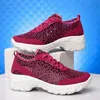 2021 Designer de tênis para mulheres Branco Cinza Roxo Roxo Moda Preta Moda Homens de Alta Qualidade Exterior Esportes Sneakers Tamanho 35-42 WL