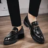 새로운 남성 드레스 신발 럭셔리 이탈리아 가죽 신발 남성 통기성 브랜드 사무실 비즈니스 파티 웨딩 로퍼 신발 큰 크기