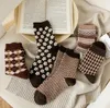 Meias femininas de inverno, quentes, grossas, de lã macia, aconchegantes, meias de malha geométricas para clima frio, presente de natal