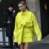 Gelbgrün Langarm Plus Size Hemd Doppeltaschen über Minirock Anzug Frauen Mode Flut Frühling GX152 210421