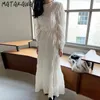 Matakawa Fold Elastic Waist Femme Robe Solid Odefinierad Långärmad Maxi Klänningar För Kvinnor Korea Chic Retro Round Neck Vestidos 210513