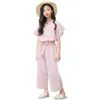 Yaz Okulu Kız Kıyafetler Fırfır Kollu Tops Ve Geniş Bacak Pantolon Kore Çocuk Çizgili Giyim Seti 2 Parça Setleri Çocuklar Için 12y 210622