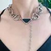 Marke Modeschmuck Schwarzes Dreieck Dicke Kette Rosa Anhänger Glück Steam Punk Design Hip-Hop Choker Männer Unisexb5BU