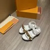 Najwyższej Jakości Moda Luksusowe Płaskie Kapcie Sandały Łańcuch Sandały Wskazał Toe Cross Designer Niepoślizgowe Wygodne Sandal Beach Buty Prawdziwe Skórzane Pantofel Mules 35-42