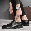 Hög klänningshäl för Hombre Real Winter Designer Formell Sport Man Mens Sneakers 2021 Classic Stylish äkta storlek Lether de Shoes