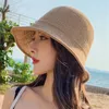 ワイドブリム帽子2021夏の麦わら帽子女性のファッション旅行パナマバケツレディースサンシェード通気性太陽