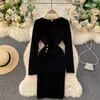 Mulheres elegantes Coreano Ol Trabalho Vestido de Inverno Moda Clássico Escritório Feminino Curto V-pescoço de Manga Longa Robe Femme 210603