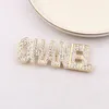 Designer broche marca letras diamante broches pin geométrico luxo ouro prata cristal cristal pinos para mulheres vestuário decoração jóias acessórios