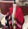 2021 Cashmere Scarf Classic British Plaid Cotton Ladies Women for Women Autumn and Winter Scialing Dualuse8391708