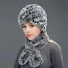 قبعات Berets Women's Soft Bomber Hats 100 ٪ REX Rex Fur head مخططة أعلى زهرة دافئة قبعة الشتاء Beanie Davi22