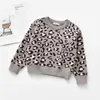 Vår Höst Baby Kids Boys Girls Långärmad Leopardtryck Sticka Tröja Baby Boys Girls Pullover Tröjor Barnkläder Y1024