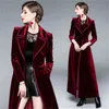 Kvinnor Vintage Notched Collar Wrap Svart Velvet Maxi Coat Tjock varm lång Trench Outwear 210430