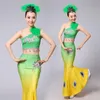 Kadın Oryantal Dans Seksi Tavuskuşu Tartları Kuyruk Elbiseler Lady Sahne Performans Kostümleri 2 Renkler Kibar Headdress Giyim