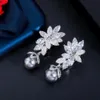 Ingen hål design kubik zirconia lång blomma grå pärla klipp på kvinnor bröllopsfest örhängen utan piercing cz898 210714