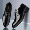 Caballero tendencia de moda 6654 zapatos de cuero italiano de gran tamaño Sandalias de boda Oxford para hombres Formal Luxurious Mal 's