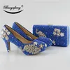 Arrivée Peacock Royal Blue Perle Diamants Chaussures Femme Fête / Mariage Pompes Haute Couture Mariée Femmes 211123