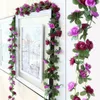 Flores decorativas Wreaths Wreaths Rose Artificial Rose Vine pendurada Garland parede Diy Sala de estar Decoração de primavera Home Garden Holiday Party Wedding Decora